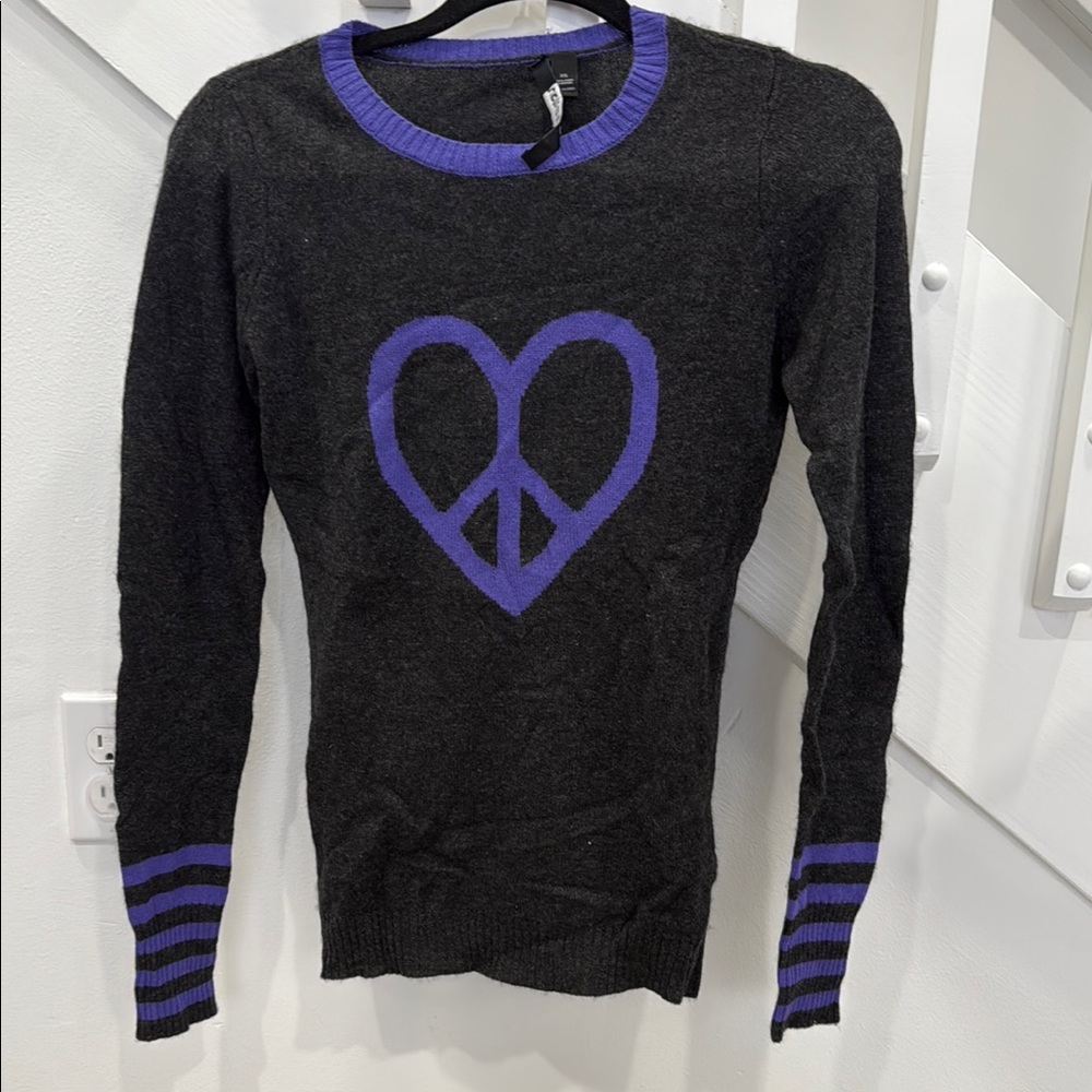 Quotation Cashmere Peace Sign Dark Gray and Purple Heart Sweater